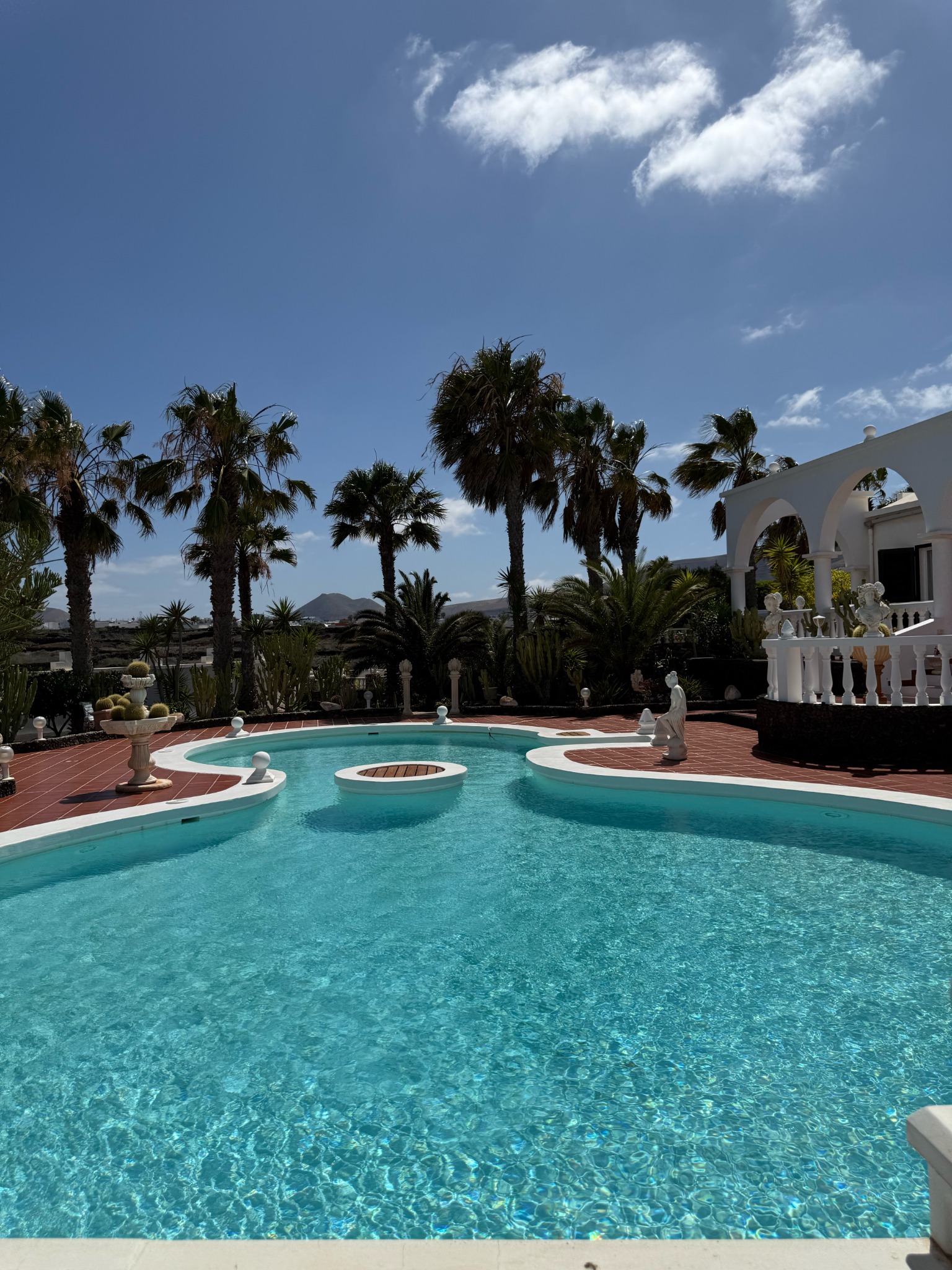 Pool der Villa